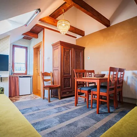 Farma Kozi Dvor Rohozna