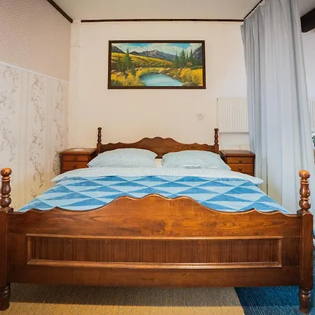 Farma Kozi Dvor Rohozna Apartment